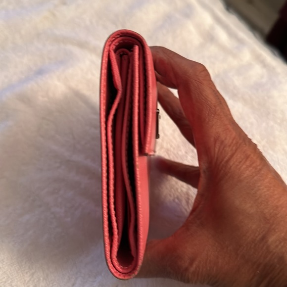 Pink Prada wallet preloved great condition - Picture 2 of 8